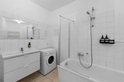 Ein Badezimmer in der Unterkunft Beautiful 80sqm Appartment in Berlin-Mitte