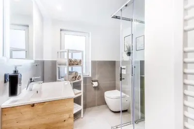 Ein Badezimmer in der Unterkunft Ferienhaus Seeliebe 70 QM I 2 Schlafzimmer I 5 min zum See I überdachte Terrasse I nahe Werbellinsee