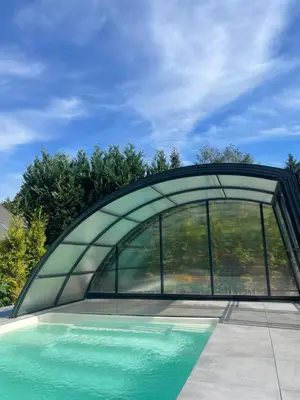 Der Swimmingpool an oder in der Nähe von Luxury Apartment Amina