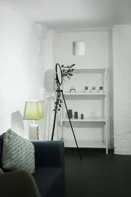 Ein Bett oder Betten in einem Zimmer der Unterkunft Central, cozy & beautiful designed 2-rooms Apt. near river