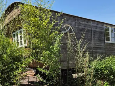 Ein Garten an der Unterkunft Haus Evelynchen auf Rädern Deutschhof