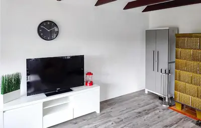 TV/Unterhaltungsangebot in der Unterkunft 2 Bedroom Lovely Home In Heidesee