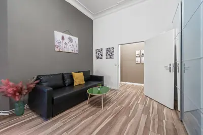 Ein Sitzbereich in der Unterkunft Holiday 33 Apartment K next to Alexanderplatz, 4 rooms with bathroom & guest toilet