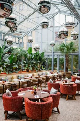 Ein Restaurant oder anderes Speiselokal in der Unterkunft sly Berlin