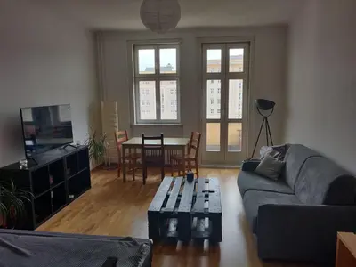 Ein Sitzbereich in der Unterkunft Zwei Charmante Privatzimmer mit Wohnbereich in zentraler Berliner Wohnung