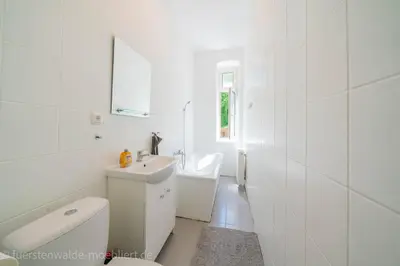Ein Badezimmer in der Unterkunft Apt Watt 2 Zimmer 55qm TV Waschmaschine Trockner Vollausstattung zentral
