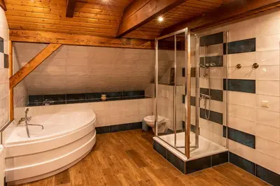 Ein Badezimmer in der Unterkunft Villa Landidyll mit separatem Wellness-Bereich
