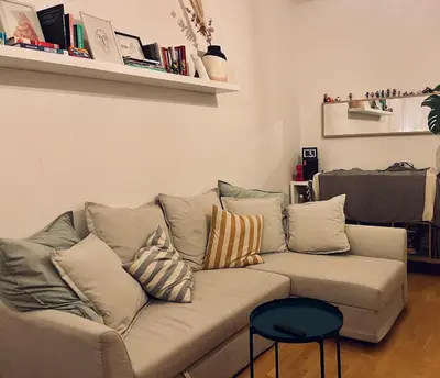 Ein Sitzbereich in der Unterkunft 1 room apartment in Friedrichshain