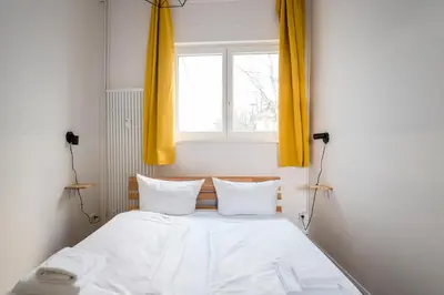 Ein Bett oder Betten in einem Zimmer der Unterkunft Three Bedroom plus big kitchen plus SelfCheckIn plus Street Parking