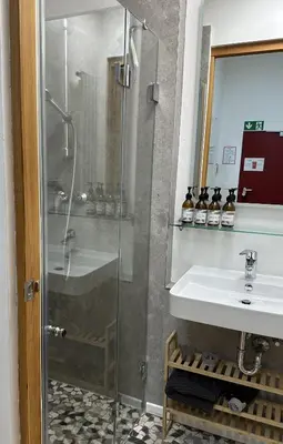 Ein Badezimmer in der Unterkunft PAS 17 Apartment Berlin – cozy apartment