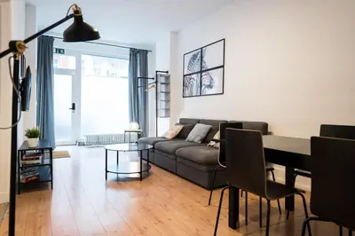 Ein Sitzbereich in der Unterkunft Great Apartment in Berlin Neukölln