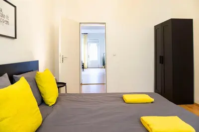 Ein Bett oder Betten in einem Zimmer der Unterkunft One Bedroom Apartment Berlin Neukölln