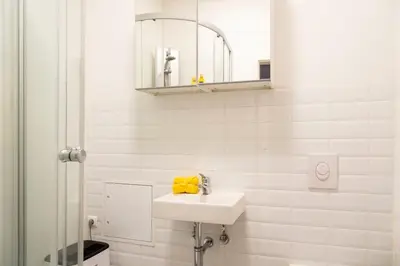 Ein Badezimmer in der Unterkunft Cosy Two BR plus Self Checkin plus Street Parking