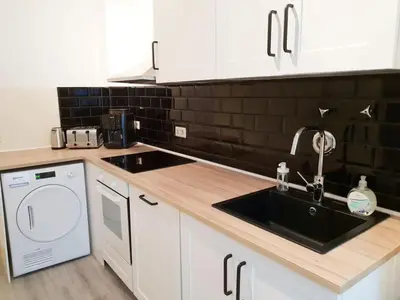 Küche/Küchenzeile in der Unterkunft Family Apartment Moabit