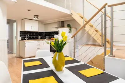 Küche/Küchenzeile in der Unterkunft SPACIOUS Two BR plus AC plus SelfCheckIn