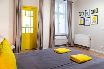 Ein Bett oder Betten in einem Zimmer der Unterkunft SPACIOUS Two BR plus AC plus SelfCheckIn
