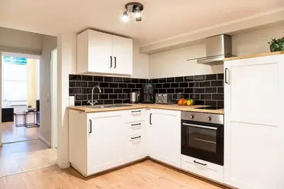 Küche/Küchenzeile in der Unterkunft SPACIOUS Two BR plus AC plus SelfCheckIn