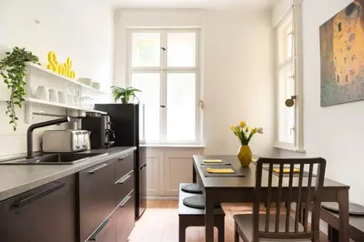 Küche/Küchenzeile in der Unterkunft Stylish Loft Apartment plus SelfCheckIn plus Street Parking
