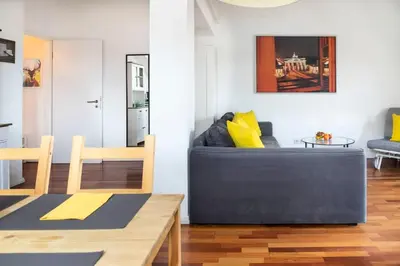 Ein Sitzbereich in der Unterkunft Urban Rooftop Apartment - Berlin MITTE - A C