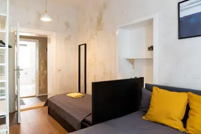 Ein Bett oder Betten in einem Zimmer der Unterkunft Shabby Chic plus Self CheckIn and Free Street Parking