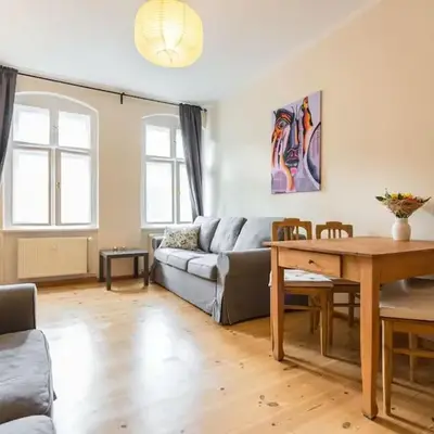 Zentrale Altbauwohnung im Helmholtzkiez