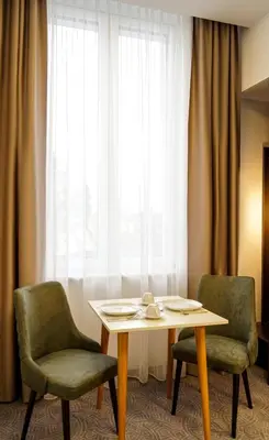 Ein Sitzbereich in der Unterkunft M-Pire Hotel Berlin