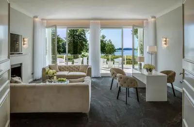 Ein Sitzbereich in der Unterkunft Villa Contessa - Luxury Spa Hotels