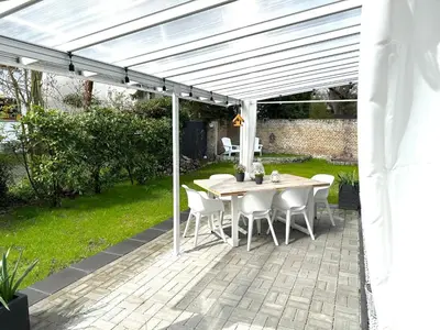 Ein Garten an der Unterkunft Remise-Berlin-Grünau your cozy and comfortable home to stay for up to 6 people between Müggelsee and Berlin city