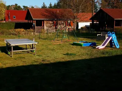 Ein Kinderspielbereich in der Unterkunft Ferienwohnung Hella
