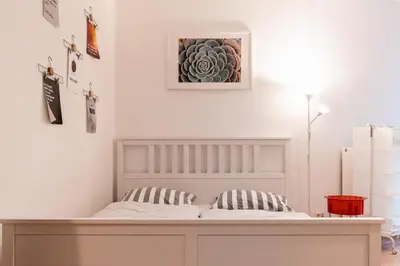 Ein Bett oder Betten in einem Zimmer der Unterkunft Family-friendly apartment in the center of Berlin