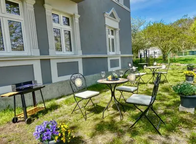 Ein Garten an der Unterkunft Altes Fischerhaus am Grimnitzsee