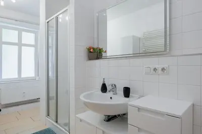 Ein Badezimmer in der Unterkunft Grand Central City Apartments Mitte Rosenthaler Platz