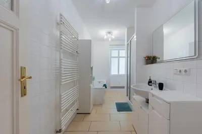 Ein Badezimmer in der Unterkunft Grand Central City Apartments Mitte Rosenthaler Platz