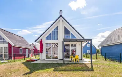 Das Gebäude in dem sich das Ferienhaus befindet