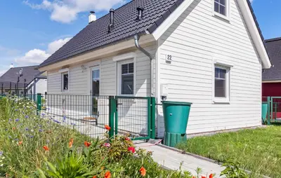 Das Gebäude in dem sich das Ferienhaus befindet