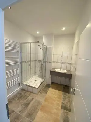 Ein Badezimmer in der Unterkunft Lake Side Park/Historic/BER/THF