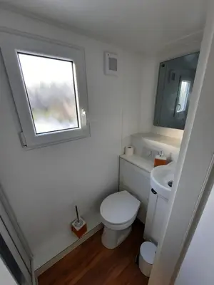 Ein Badezimmer in der Unterkunft Tiny Haus am Motzener See