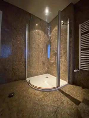 Ein Badezimmer in der Unterkunft Haus Springpfuhl mit Wintergarten