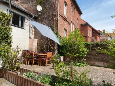 Ein Garten an der Unterkunft Ferienwohnung Bad Freienwalde