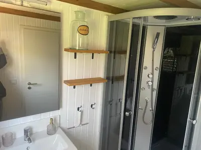 Ein Badezimmer in der Unterkunft Tiny House 300 Meter vom Zentrum entfernt