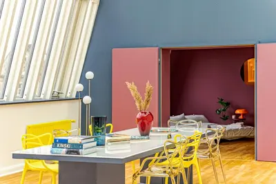 Ein Sitzbereich in der Unterkunft SKY LOFT in the Heart of Berlin
