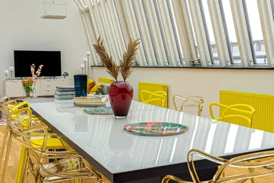 TV/Unterhaltungsangebot in der Unterkunft SKY LOFT in the Heart of Berlin