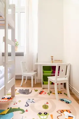 Ein Bett oder Betten in einem Zimmer der Unterkunft 165m2 Downtown Family Suite 5BR, 3Bath, kids room, 11min Alexanderplatz